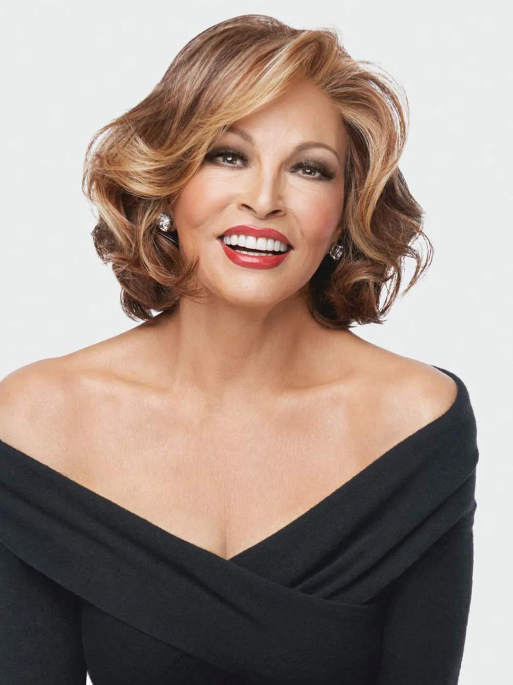 Accessories_Raquel Welch_Wigs crowd pleaser
